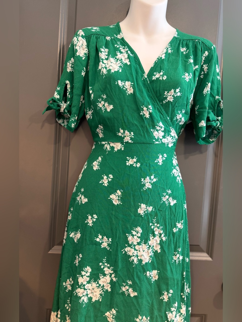 Seraphine Bessie Maternity Floral Wrap-Style Midi Dress - Picture 6 of 8